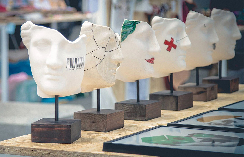 Festival_Merida's tweet photo. Te descubrimos una exposición en Irún para conocer de cerca la colección de máscaras 'Ars Fatum' y su vínculo con el #FestivaldeMerida 👇 #Merida72 @MuseoOiasso

🔗Más información 👉 https://t.co/IMEgtLbkre https://t.co/tjn0OyzMkG