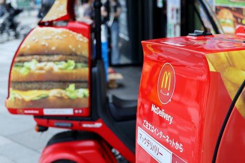 davideng604's tweet photo. The Economist's McWages index offers a burger-based guide to purchasing power https://t.co/3BoYq8rlCF https://t.co/Nnp3MFCGH5