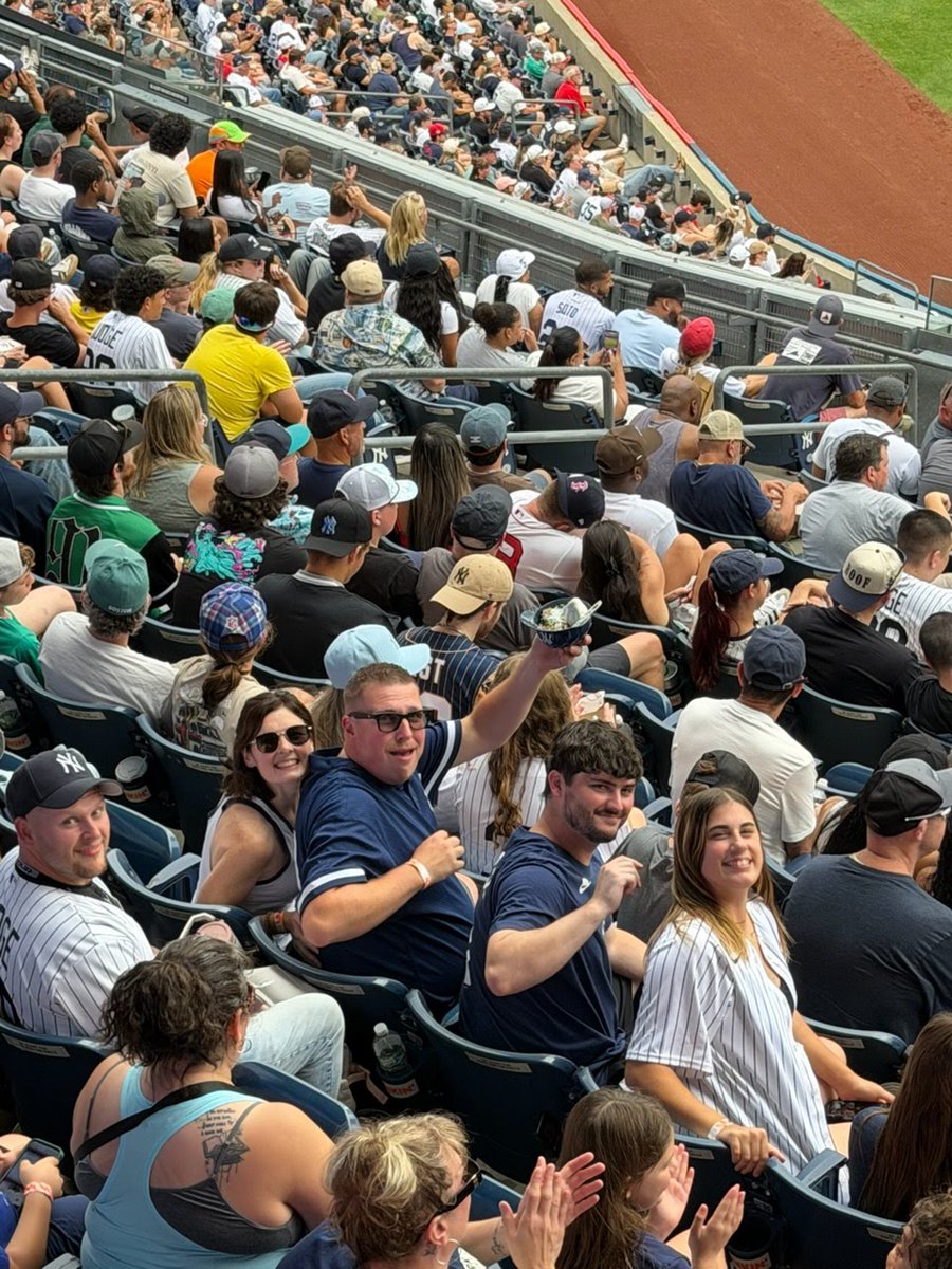 UticaUnitedAuto's tweet photo. We had an amazing time at our first ever, Steet Ponte Auto Group trip to Yankee Stadium to see the Yankees VS. Red Sox on Sunday, 8/30!!! Thank you to Kathy Williams of our Ford Lincoln for organizing this trip and helping us create some awesome memories together! ⚾ https://t.co/mVbMTKeziC