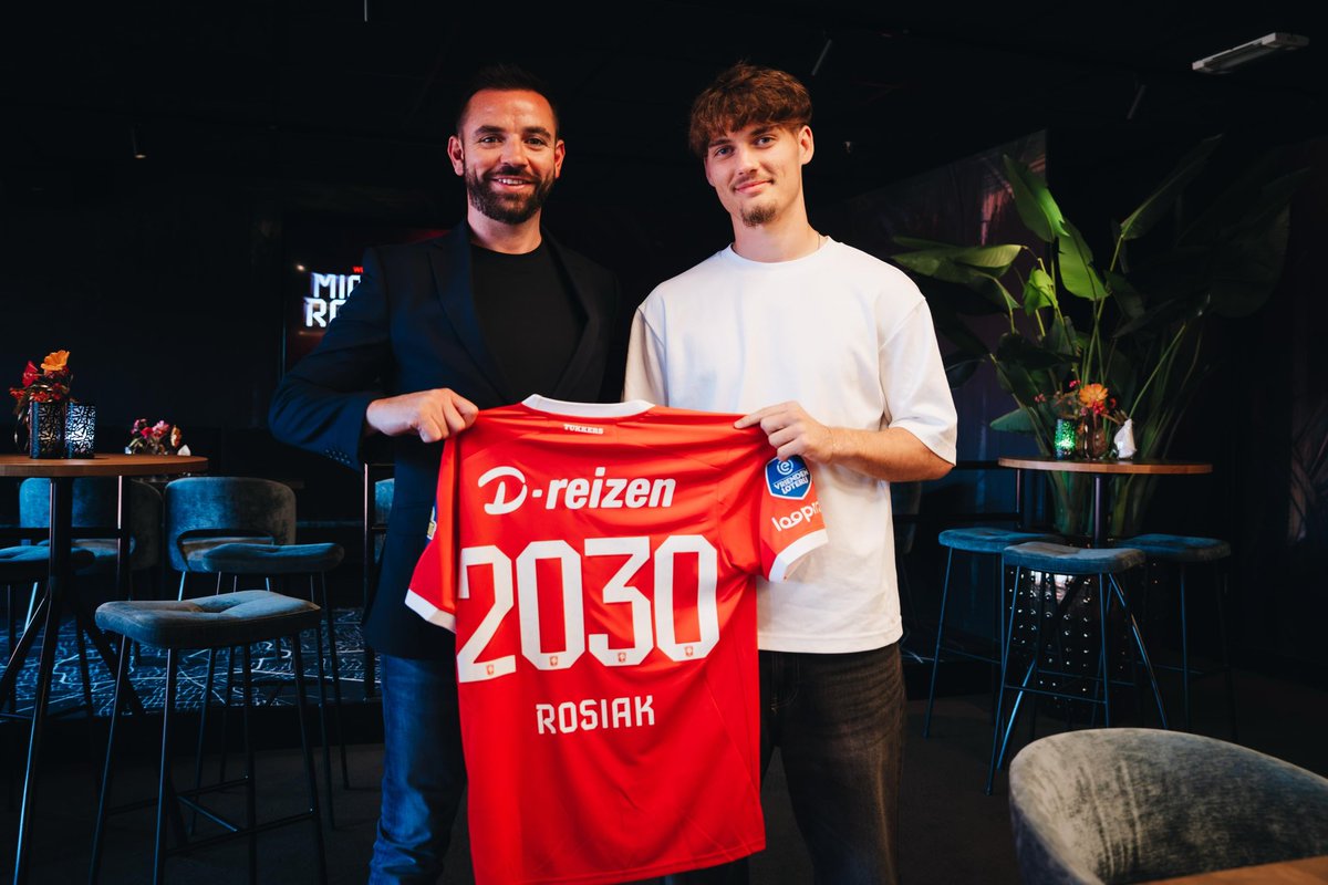 JoeMusker_'s tweet photo. I am so proud of client, Michał Rosiak who has signed for FC Twente on a four year deal. Michał is a unique right back profile, technically excellent who naturally roles inside. Michał fully deserves this opportunity in a seven figure transfer. All the best at your new club mate! https://t.co/VV1FfzXUuc