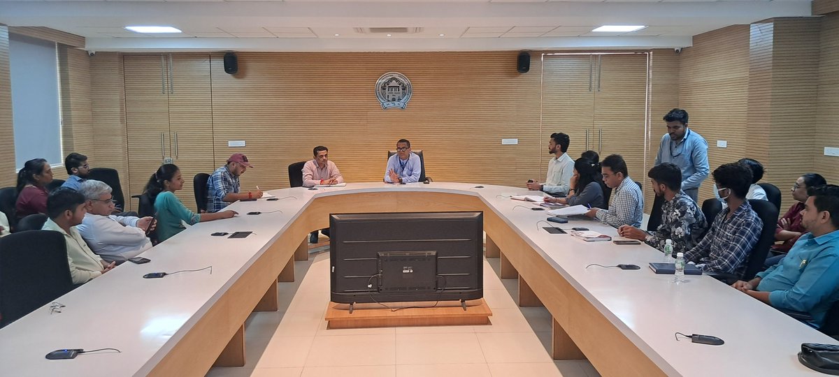 Msuamc's tweet photo. AMCના આરોગ્ય વિભાગ દ્વારા HMIS અને IHIP પોર્ટલ પર સમયસર ડેટા એન્ટ્રી અંગે સમીક્ષા બેઠક યોજાઈ હતી.
બેઠકમાં ડે. હેલ્થ ઓફિસર ડૉ.ચિરાગ શાહ (એપિડેમિક) દ્વારા હોસ્પિટલો અને લેબોરેટરીને નિયમિત ડેટા અપડેટ તથા અસરકારક રોગ સર્વેલન્સ અંગે માર્ગદર્શન આપવામાં આવ્યું હતું.
#amdavad https://t.co/K0hrCB5ara