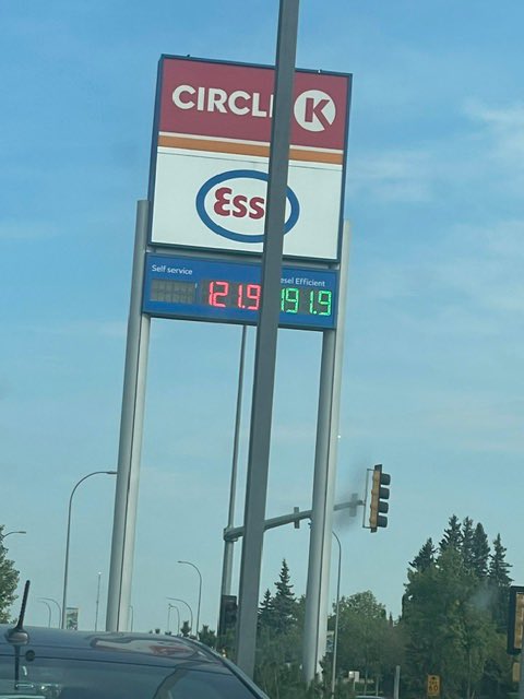 Deb96323428's tweet photo. @Martyupnorth Gas today in stony plain, AB https://t.co/R626kIctty