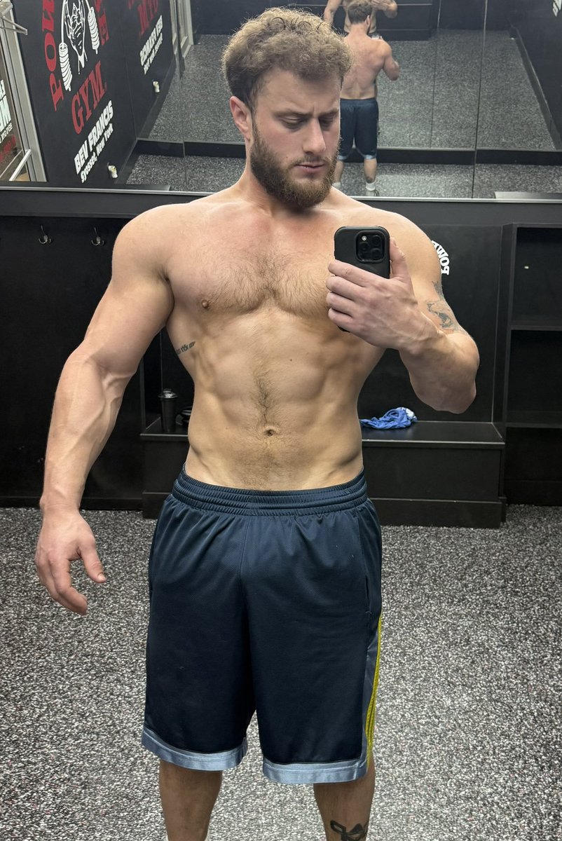 RemainBelowMe's tweet photo. Looks like a champion. 
Is a champion. 
The one true champion. 
Hate on that, you marks. 

# will never be me. https://t.co/x2PHnaxujK
