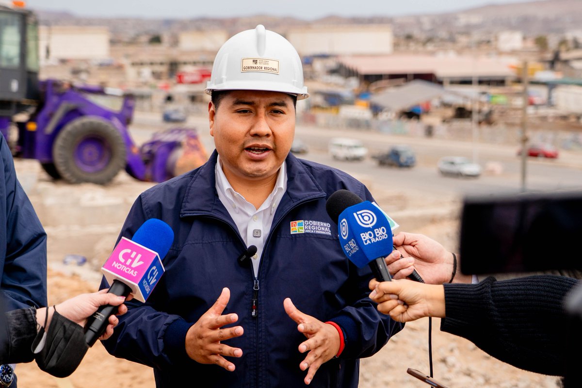 GoreAyP's tweet photo. Comenzó la demolición en Cerro Chuño en la ciudad de Arica.

"Aceleramos este anhelo con recursos regionales para devolver la seguridad", destacó el gob. Diego Paco. 🛡️🏗️

Más info en: https://t.co/clVOk22SId https://t.co/dW67VxGBBQ