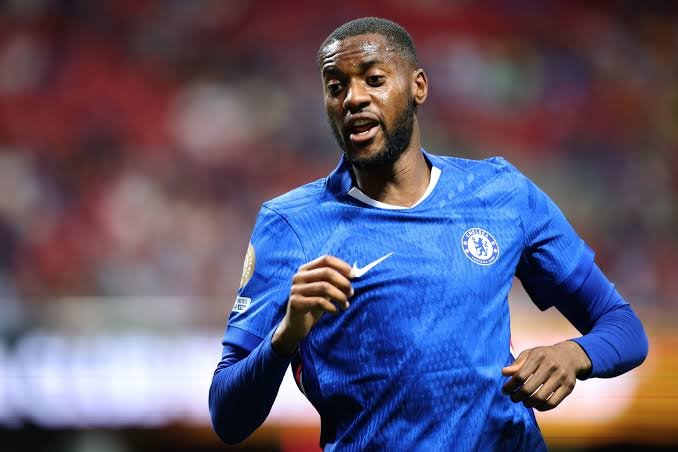 Blue_Footy's tweet photo. 🗣 John Terry: "I was speaking to Tosin the other day and I was like, “What did the manager say?” 

And he was like, “I’m just not in his plans. Listen, fully respect it. I’d love to kind of prove him wrong here, but I’ve been told I’d need to find another club and he’s going, I’m gutted because I’ve only been here a couple of years”.

So he’s obviously disappointed with that, Tosin, but the manager makes it really clear, so honest with the players, there’s no kind of grey area in there at all."

{GBFC}