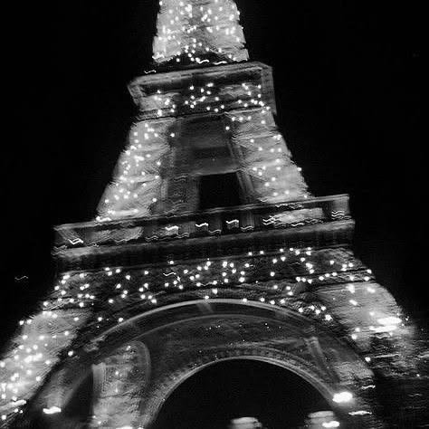 unique_sora12's tweet photo. We all wanna visit the big four, before we die right.😭☝🏽#Newyork #London #germany #paris https://t.co/wgpJsyABIo