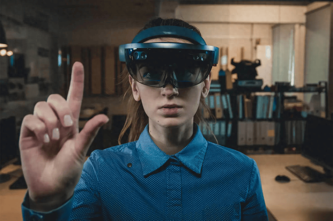 assnursef07's tweet photo. Just tested our brand-new AR in-store try-on tool – glasses that fit perfectly on my face in 2 seconds, no more size guesswork! Shopping for eyewear just got a whole lot smarter  #NewShoppingExperience https://t.co/znpkpxg8AA