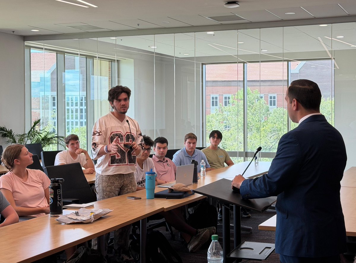 BryanAvilaFL's tweet photo. Fantastic spending time with the @FSUGOP for a Q&amp;A about the issues that matter to young Floridians and the future of our state.

Our next generation has an important role to play in keeping Florida strong, and I’m encouraged to see so many young leaders ready to get involved. https://t.co/c8QjmVHuyI