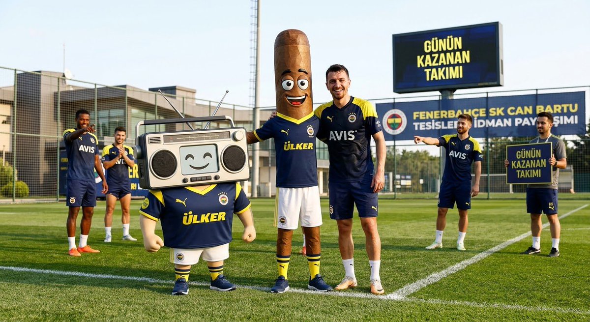 _Swena's tweet photo. 🚨🔵🟡İsmail Kartal: fener radyo takımla çalışmalara başladı. Onu çağırırken baby kvara diye sesleniyorum çok iyi oyuncu ama duygusal biri taraftarın onu kucaklaması lazım. https://t.co/DkLMRDstmE