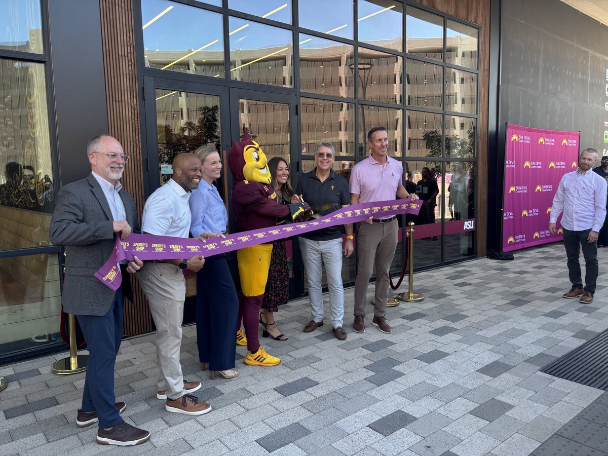 ASUfacilities's tweet photo. Looking for some new Sun Devil gear? Sparky's Shop at Novus Place is now open for any of your @ASU gameday needs. Thanks to all for a wonderful turnout at Wednesday's grand opening celebration. @asuevpcfo @SunDevilBooks @NovusASU @TheSunDevils @GrahamRossini @Tempegov https://t.co/rtq4UDhiOk
