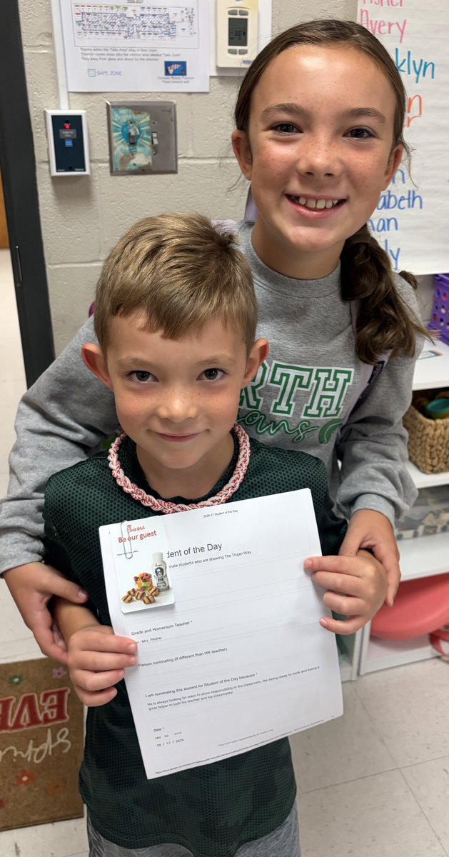 jenny_westbrook's tweet photo. When your big sister is behind the camera on #Explore4News, she can help the principal recognize you as #StudentoftheDay ๐ฅ๐๐๐๐@MVESGainesville @Hall_Schools #TheTrojanWay https://t.co/3NLH4MYrS7