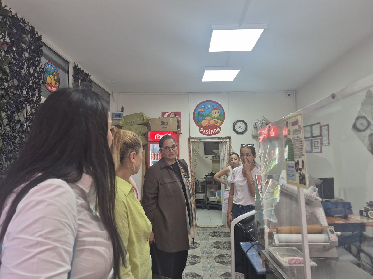 inciozeke's tweet photo. Adalar İlçe Başkanımız @nuray_tamar ve teşkilatım��zla birlikte ilçemizde esnafımızı ziyaret ettik.

Hayırlı işler, bereketli kazançlar diledik. Esnafımızın talep ve önerilerini dinleyerek, her zaman yanlarında olduğumuzu bir kez daha ifade ettik.

Birlikte daha güçlüyüz… https://t.co/F73pV32NJC
