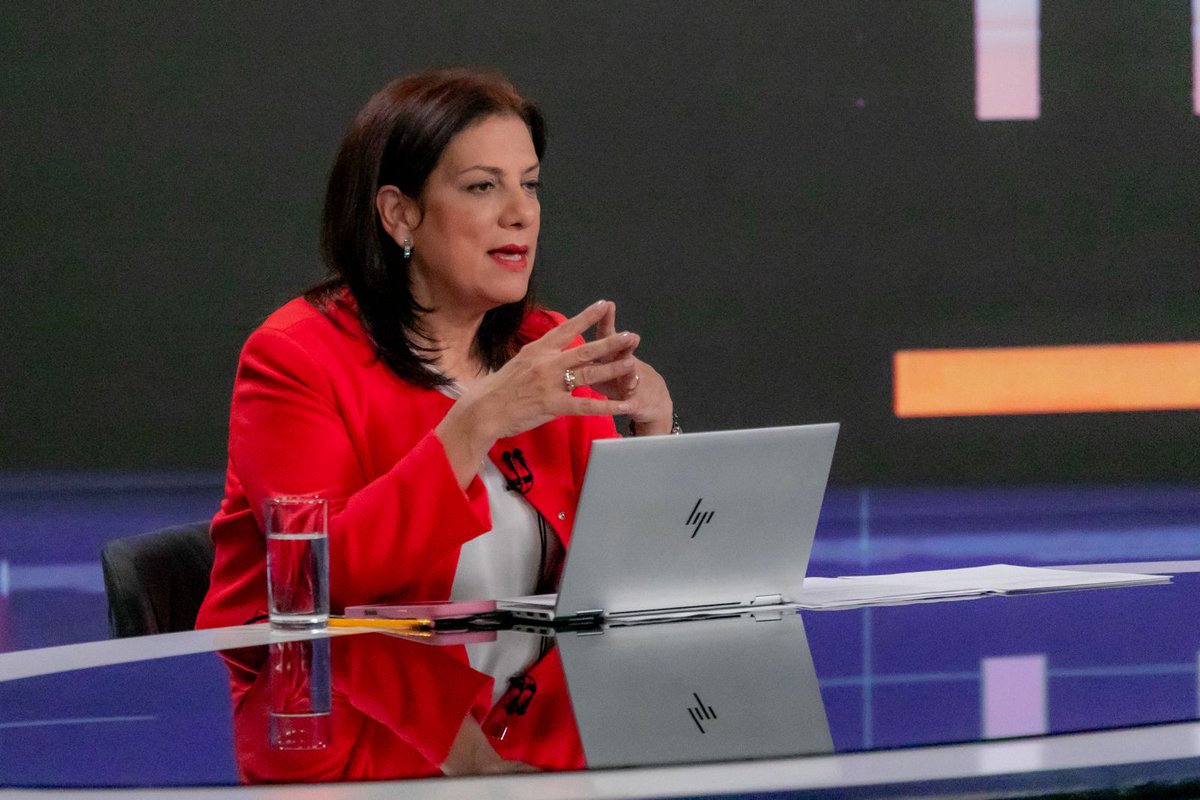 UltimaHoraCR's tweet photo. #Nación | @Ministerio_TIC presentó su Plan TIC 2026-2030: en los primeros 100 días, trabajará en una  política de conectividad, una hoja de ruta para IA, el fortalecimiento de la ciberseguridad y una estrategia de cómputo y centros de datos. También prevé identificar 20 trámites para avanzar en su digitalización. 

https://t.co/v2vIVVIdMM