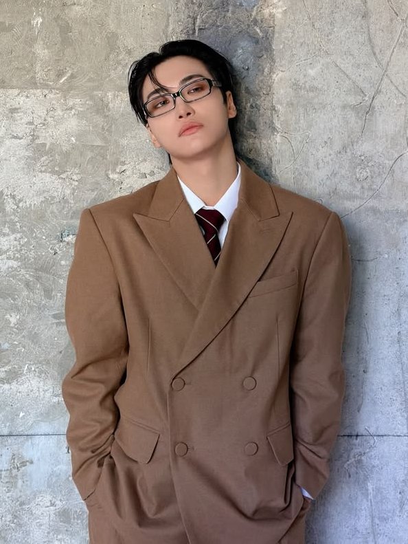MYVNHWA's tweet photo. i believe we should discuss dilf yh x dilf sh ✍️🏻 https://t.co/pnzWtfGKiU