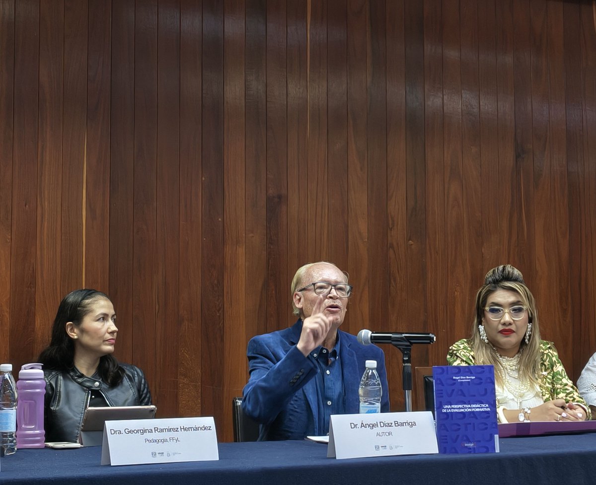 IISUE_UNAM's tweet photo. Ana Laura Gallardo y Ángel Díaz Barriga, investigadores del #IISUEUNAM, en la presentación del libro: Una perspectiva didáctica de la evaluación formativa, ayer en la FFyL de la #UNAM
#PresenciadelIISUE @ahunam_difusion @OpeIISUE @PerfilesUNAM @DGDH_UNAM https://t.co/olOEK3MQp4