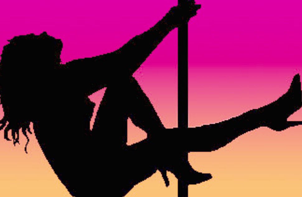 talents_west's tweet photo. There are other ways to make money
But none are as safe as dancing at Kitten’s Cabaret
Call 206-588-1997
12-6pm M—F, must be 18yrs +
#poledance #humpday #collegefees https://t.co/CuBCmw26xu