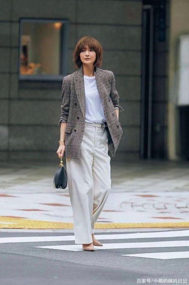 supss's tweet photo. 消費者の検索行動は急速に変化しています。
2022年にはB2B購入の70%がオンラインで始まっています。
御社ではどのように対応していますか？ https://t.co/J2CRlwVPSU