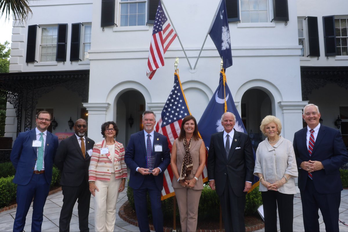 henrymcmaster's tweet photo. Yesterday, I joined @SCDEWinfo to recognize Savannah River Nuclear Solutions as our 2026 Workforce Champion. South Carolina’s strong workforce depends on companies like SRNS investing in our young people and preparing them for the opportunities ahead. https://t.co/HjI5oUMQaA