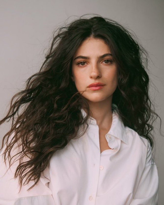 pgibney736's tweet photo. Happy 25th Birthday to the beautiful & talented, Ella Rubin 🎁🎁🎁🎁🎂🎂🎂🎂🎉🎉🎉🎉💕💕💕💕❤️❤️❤️❤️👑👑👑👑
#ellarubin #SterlingPoint #UntilDawn #Anora #TheIdeaOfYou #FearStreetPromQueen #TheGirlFromPlainville #TheSweetEast #TheRewrite #GossipGirl2021 https://t.co/VvTXXoBblJ