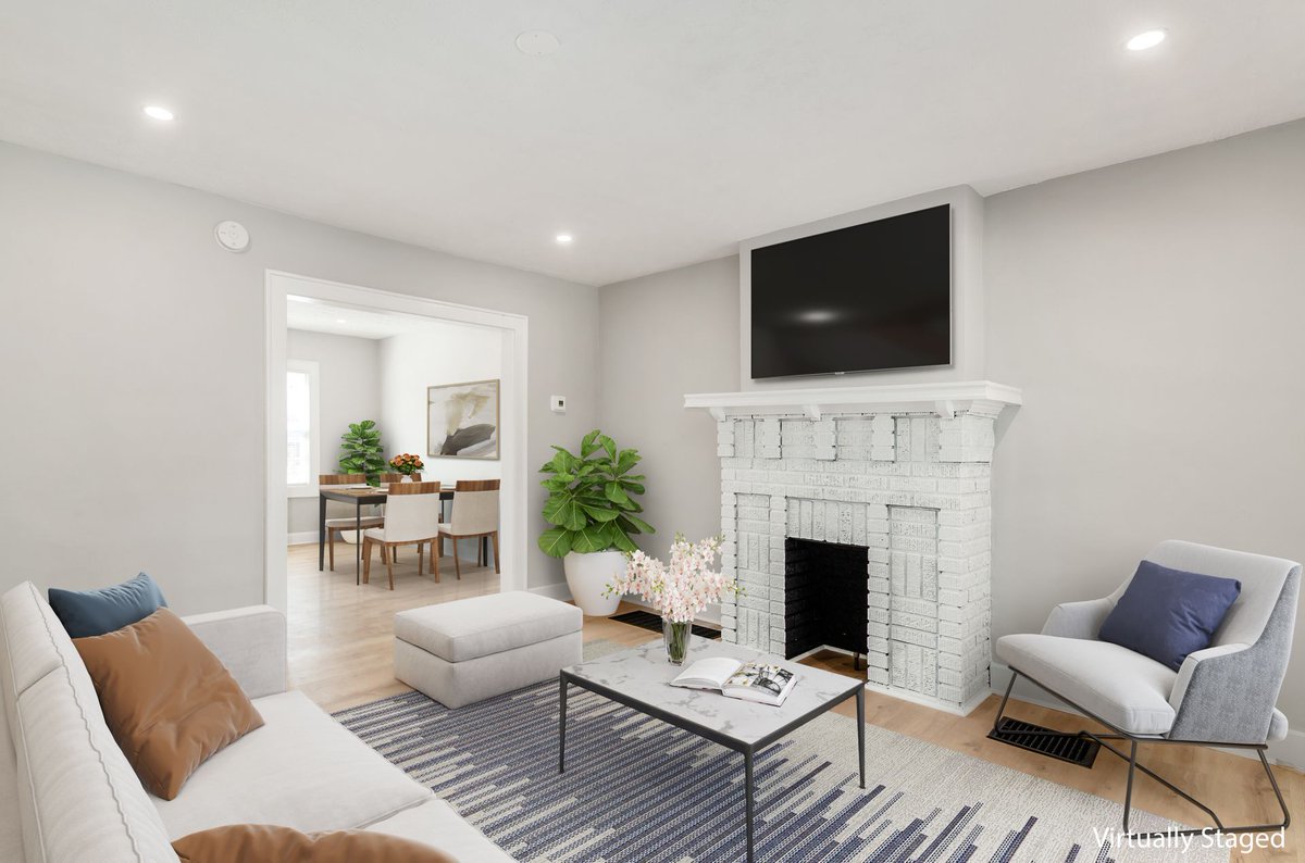 RZRealtyua's tweet photo. Call this 2 bed, 1 bath townhome in Columbus home! 🏡✨ Steps from downtown &amp; German Village. Bright layout, private courtyard, new washer/dryer &amp; free street parking! 🚗💨 

Don’t miss out! 👉 https://t.co/VVj5t4lldx 

Allison James
740-815-6139
ajames@rzrealty.com https://t.co/duPwx7TU3S