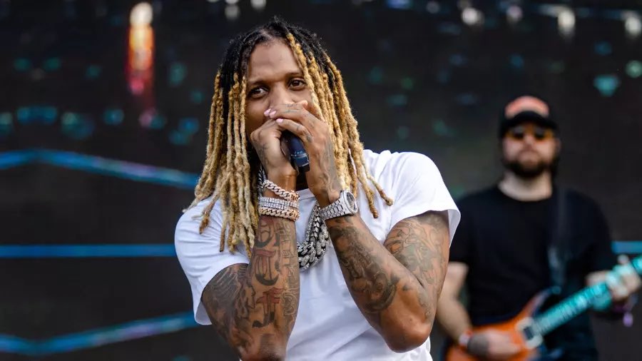 SaycheeseDGTL's tweet photo. Durk listed all of his opps in a text message that he tried to erase. 

Trina 
YB
Puke
Quando Rondo
Butter Cup
Alexander Witherspoon 
The Feds
69 https://t.co/tugM5Yz5iB