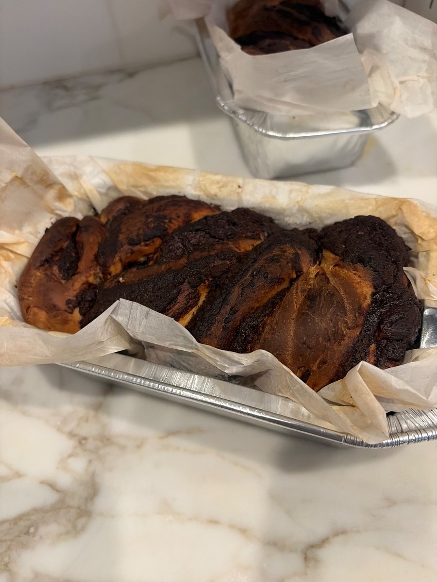 RisaE2026's tweet photo. @CJNitkowski 

I live in Buckhead and listen to the Loud Outs podcast every night.   I make the best challah and babka ( challah infused with chocolate) every week. But my 20th time trying to make sourdough starter has failed again. 
Any interest in me bringing you at Truist a challah and a babka in exchange for a little starter??