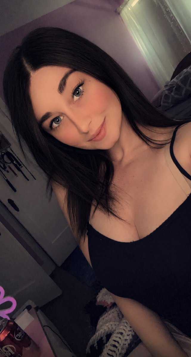 girlyxena's tweet photo. Just a blue eyed Canadian girl who wants to make more friends😋😊🥺 https://t.co/GAMD9bDAvo