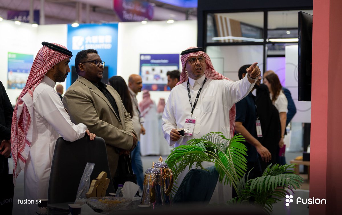 fusioncomsa's tweet photo. سعدنا بلقاء زوارنا في جناح #Fusion خلال فعاليات #LEAP2026.

نقاشات مثمرة ورؤى واعدة حول كيفية توظيف الذكاء المكاني وذكاء الحركة في تمكين التخطيط المستقبلي ودعم اتخاذ القرار القائم على البيانات. https://t.co/y6wZRqWep5