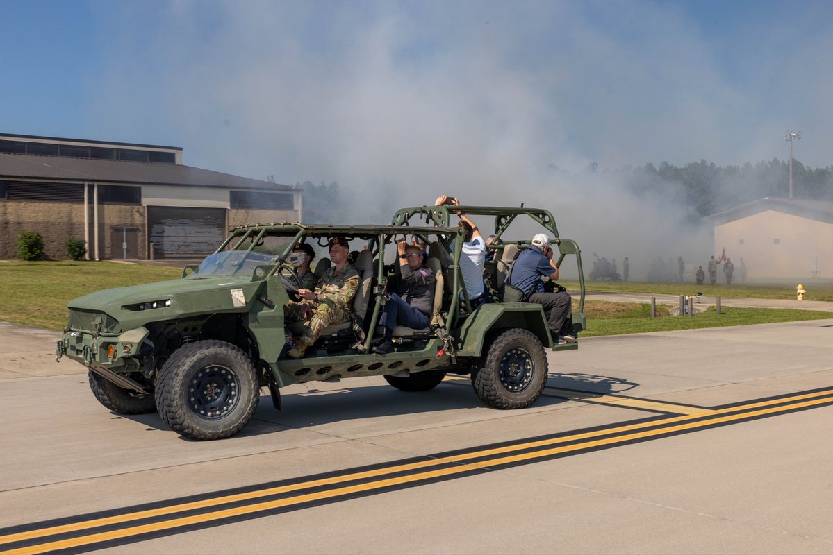 18airbornecorps's tweet photo. Today, Fort Bragg welcomed five Medal of Honor recipients for the Medal of Honor Valor Tour 2026.
More than 80 Soldiers reaffirmed their commitment during a reenlistment ceremony led by MG (R) Patrick H. Brady.
#XVIIIAirborneCorps #AllTheWay #FortBragg https://t.co/p9kyuRDmAP