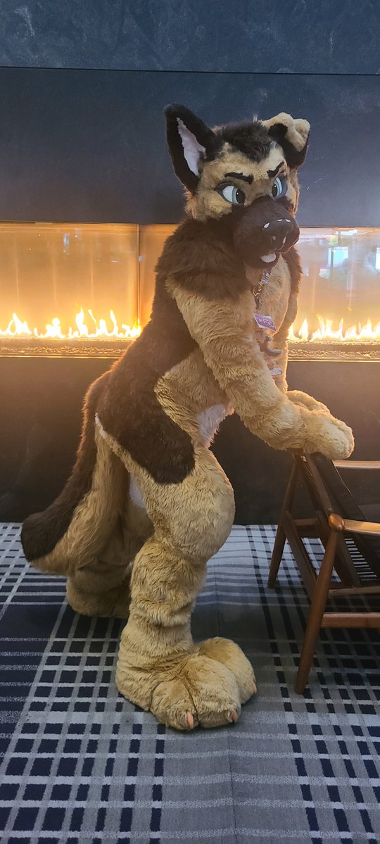 EmericShep's tweet photo. Something something Sheptember. This is now my FIFTH anniversary with my boy. Hard to believe it's been five years with this suit! He definitely could use some touch ups but he's still a good boy! Say hi at FM or AqF! https://t.co/rUQkz2dSVP