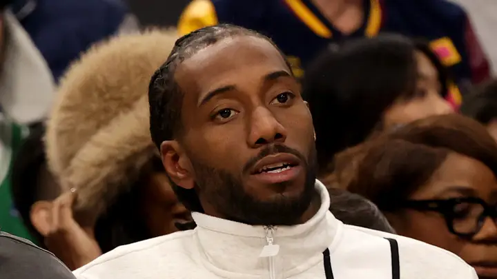 Sleeper_Hoops's tweet photo. Basically, the Clippers signing Kawhi Leonard in 2019 cost them:

- Shai Gilgeous-Alexander
- $30 million 
- 12 first-round picks

Clippers fans must be SICK 💀 https://t.co/lcyKjpmBAT