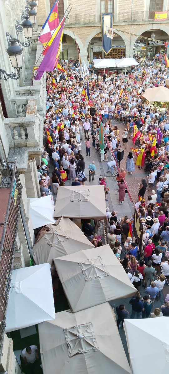 AUGC_Avila's tweet photo. AUGC AVILA asiste a la concentración en apoyo a Ceuta, mostrando nuestro compromiso y solidaridad con quienes defienden la seguridad y los derechos de nuestros compañeros.
#PorCeuta
#DiaDeCeuta
#AUGC https://t.co/nyPeT8g1gV