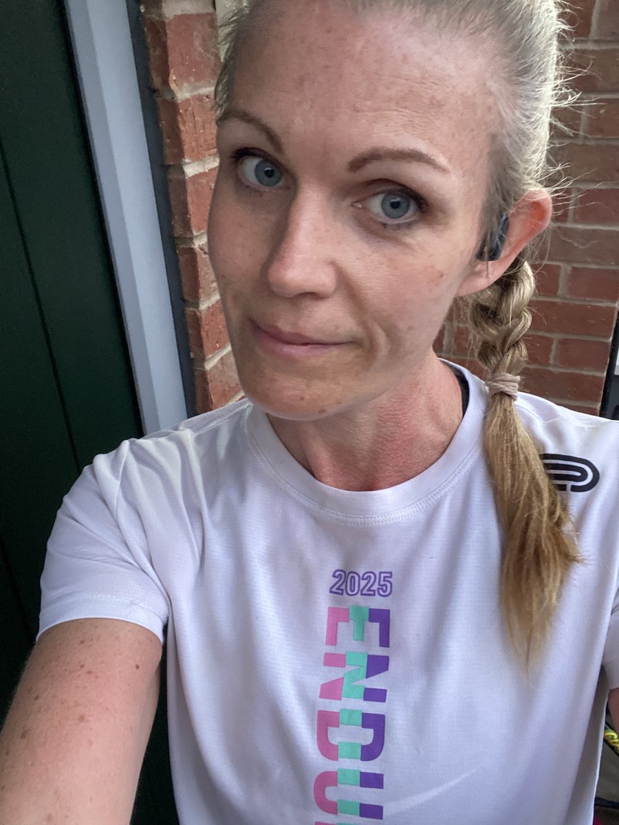 katiecakey123's tweet photo. Today’s 4 mile run and yesterday’s gym session. Not in a good sleep routine yet and going back to the early starts and commute is tough. Hopefully my sleep pattern will adjust soon- it’s not normally such an issue for me! #tiredrunner #firstweekback #runninggirl #justkeeprunning https://t.co/bVqZPA28LN