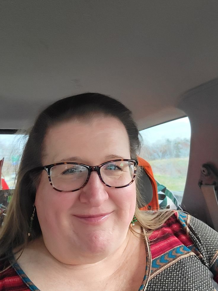 KathleenBry9's tweet photo. Honey why are you ignoring me https://t.co/dC2OyOJxge