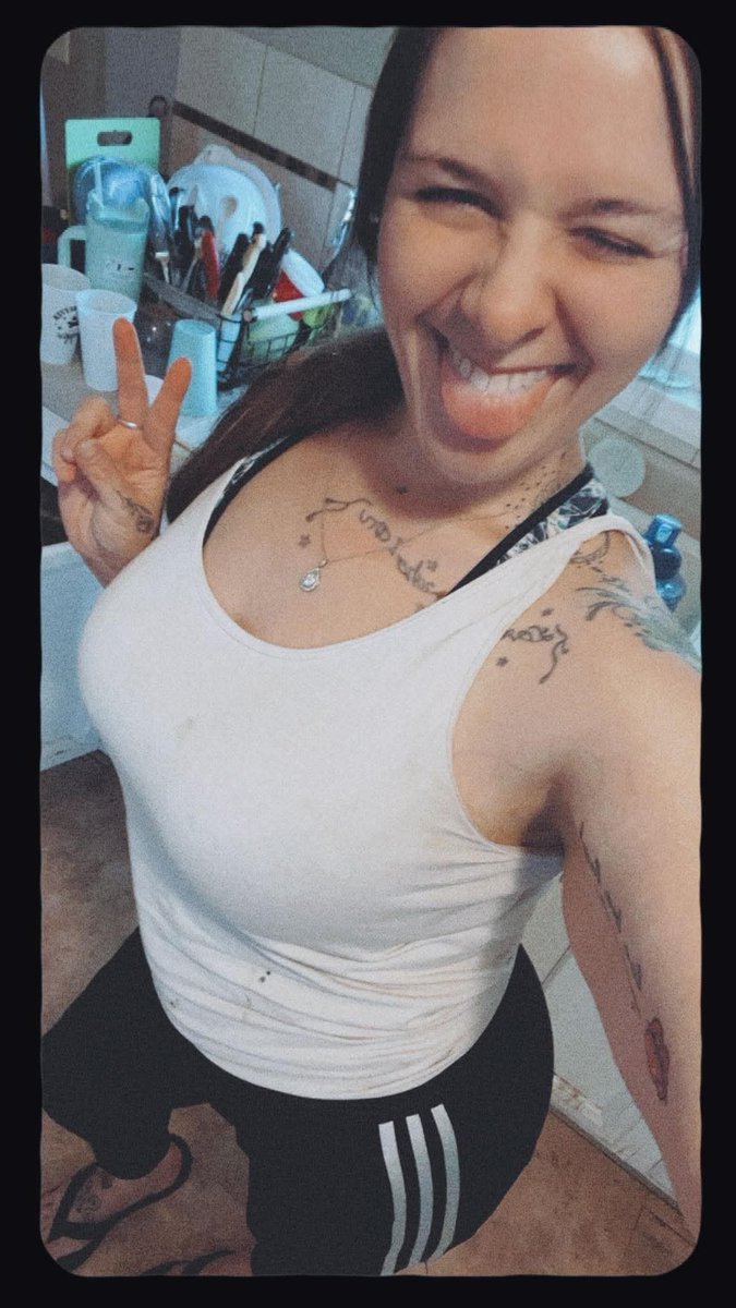 Barflyblue's tweet photo. Bad bitches 😛 https://t.co/5uw6B0eY4g