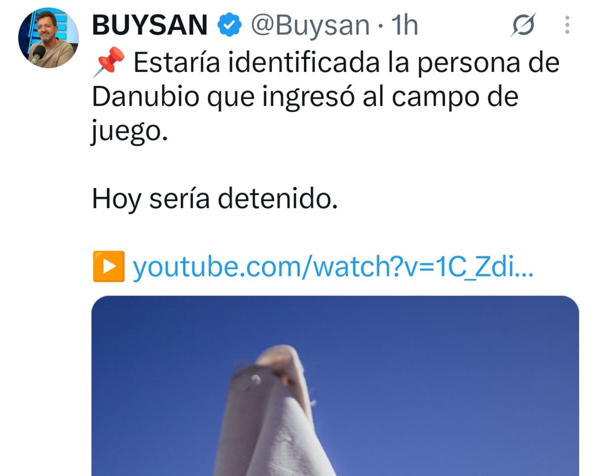 ArbitrajeU's tweet photo. ¿En serio nos quieren decir que ayer solo entró una persona a la cancha?😳

Al relator de la transmisión oficial de @auftv_oficial se lo escucha decir que estaba entrando mucha gente al campo.

La seguridad en Copa Uruguay es responsabilidad de la AUF ¿A quién van a sancionar?🤔 https://t.co/CLpHHYy6CH