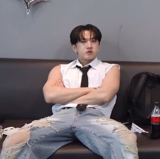 hynybnny's tweet photo. Did someone say changbin thighs?
it’s a thread 🧵 🪡 

#changbin https://t.co/4L1ORK7Z6l