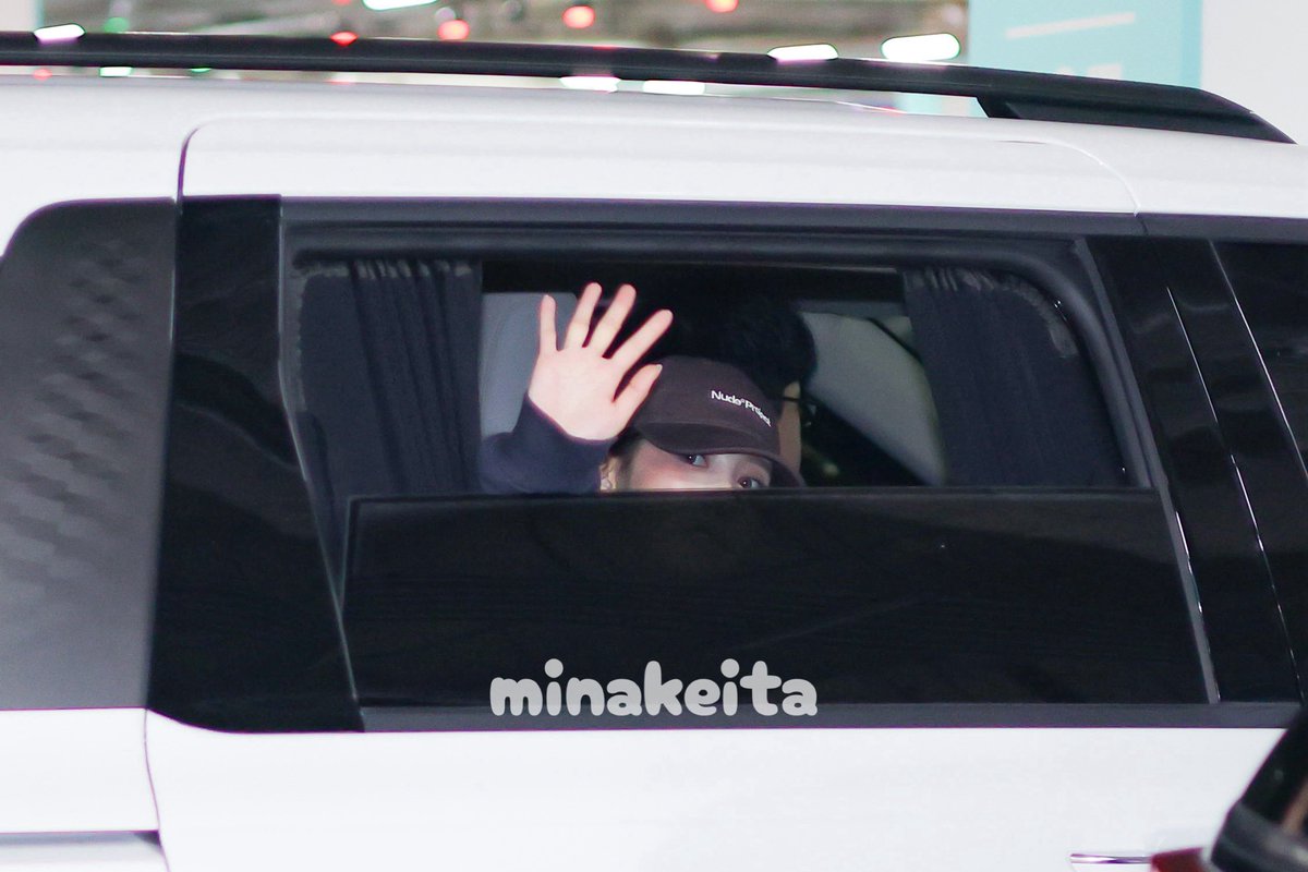 godmitzu's tweet photo. MINA has arrived back in Korea from Japan after a FENDI schedule. https://t.co/xWfclC9fG1