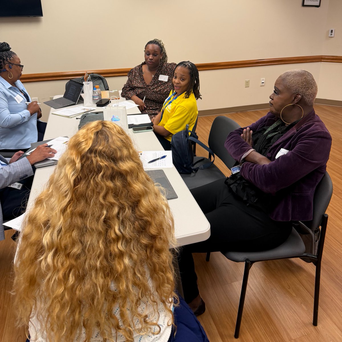tampahaorg's tweet photo. Our team members, partners and former Robles Park residents came together for a thoughtful and meaningful dialogue about renaming the community. Thanks to everyone who participated.
#RoblesPark #CommunityDialogue #PMG #TransformingCommunities #TampaHousingAuthority https://t.co/9c2tg99R1a
