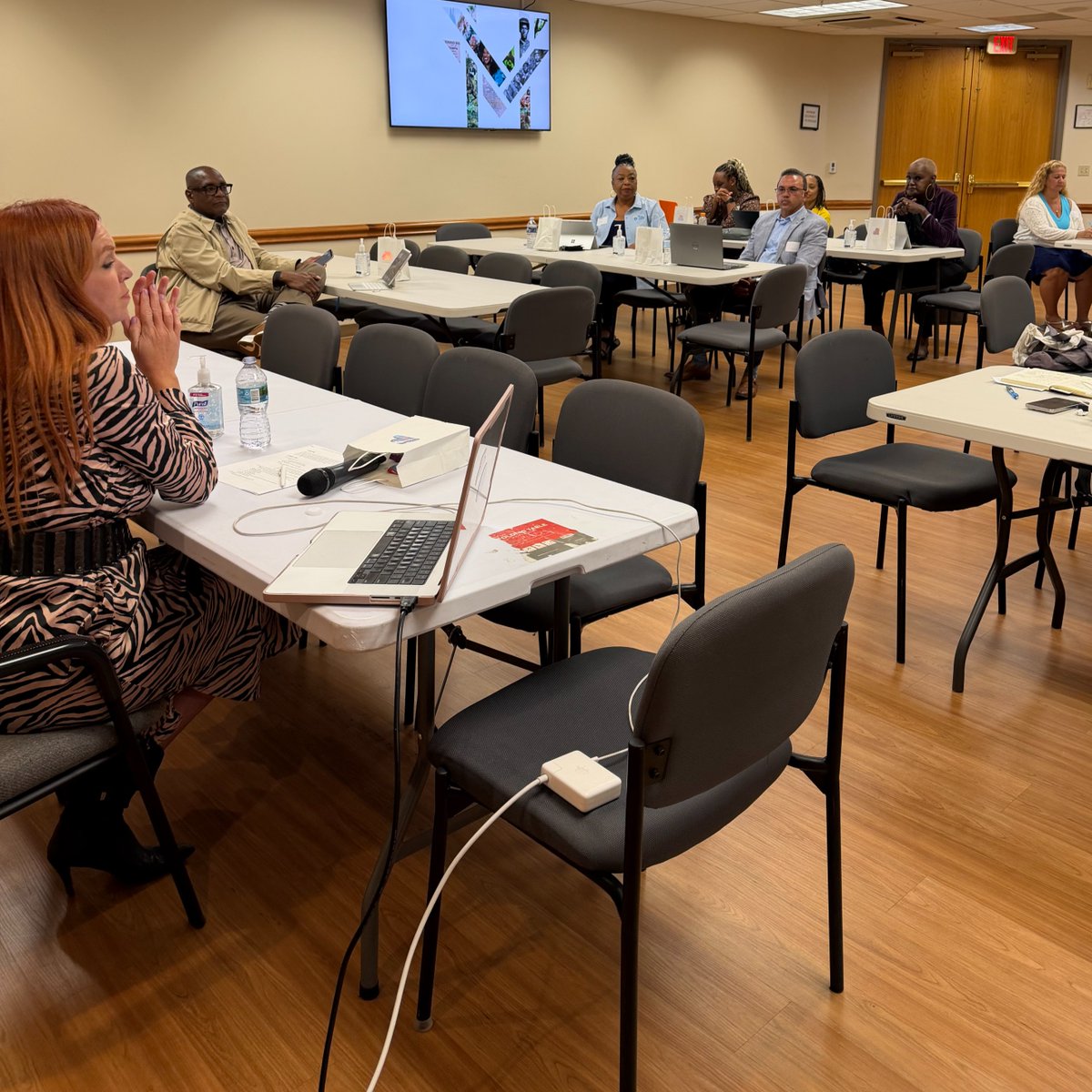 tampahaorg's tweet photo. Our team members, partners and former Robles Park residents came together for a thoughtful and meaningful dialogue about renaming the community. Thanks to everyone who participated.
#RoblesPark #CommunityDialogue #PMG #TransformingCommunities #TampaHousingAuthority https://t.co/9c2tg99R1a