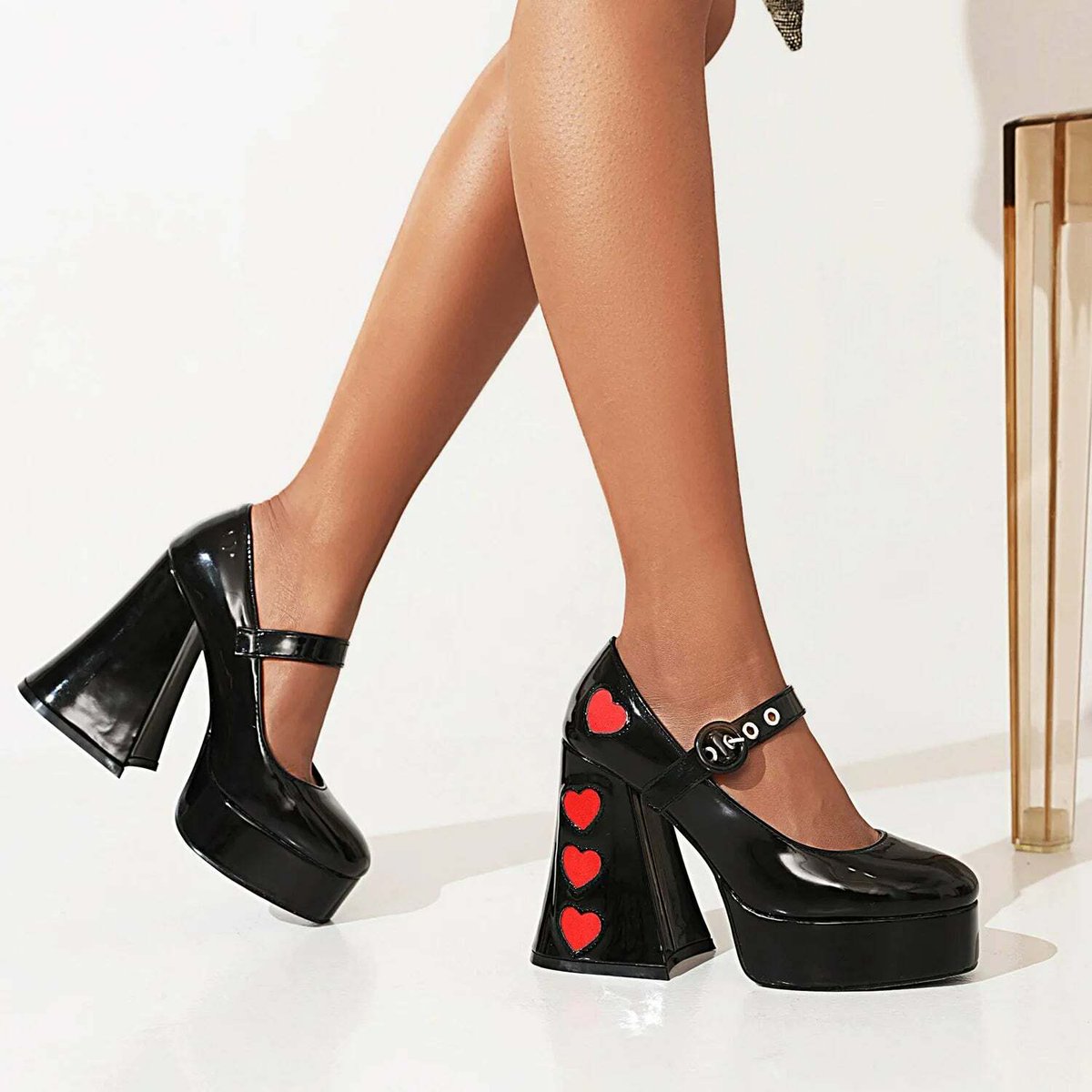kimlud_com's tweet photo. Step up your style with the exquisite Mary Jane Heeled Shoes by KIMLUD. Elevate any outfit with luxurious leather and chic high heels. Discover elegance today. #HighHeels #FashionFootwear https://t.co/Pter0Wm3i0