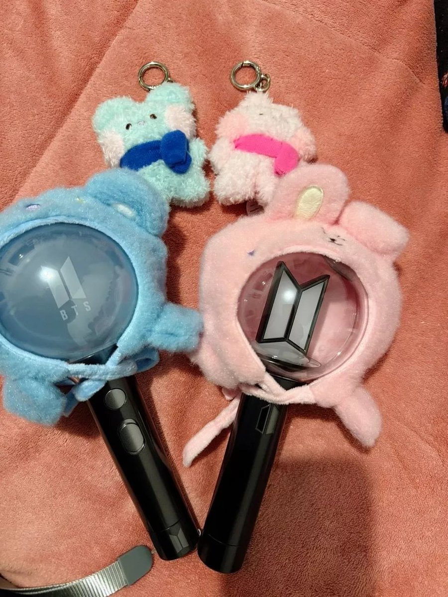 cosmicmno's tweet photo. olha a capinha pra army bomb https://t.co/0Yr9wUNu6I