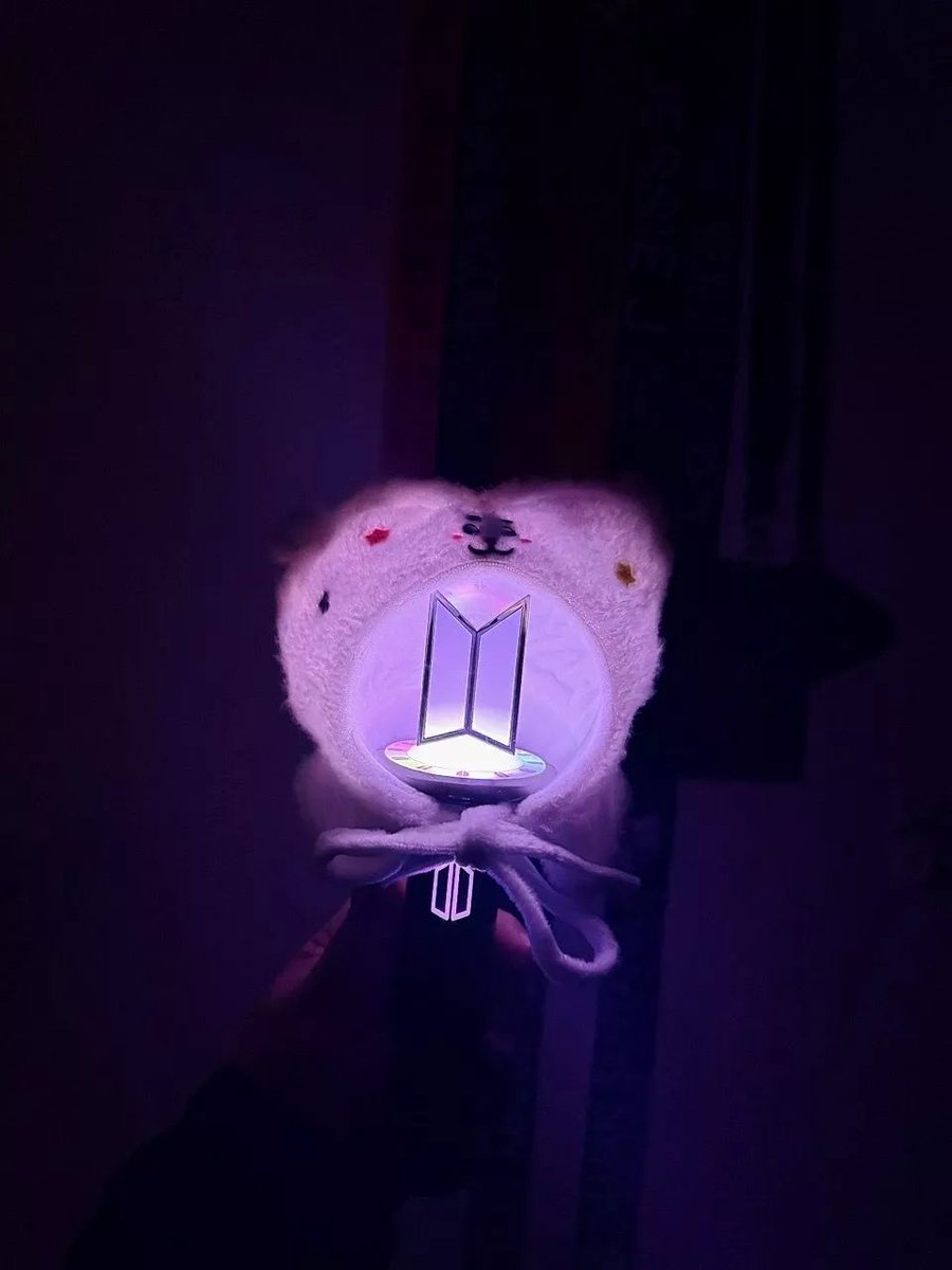cosmicmno's tweet photo. olha a capinha pra army bomb https://t.co/0Yr9wUNu6I