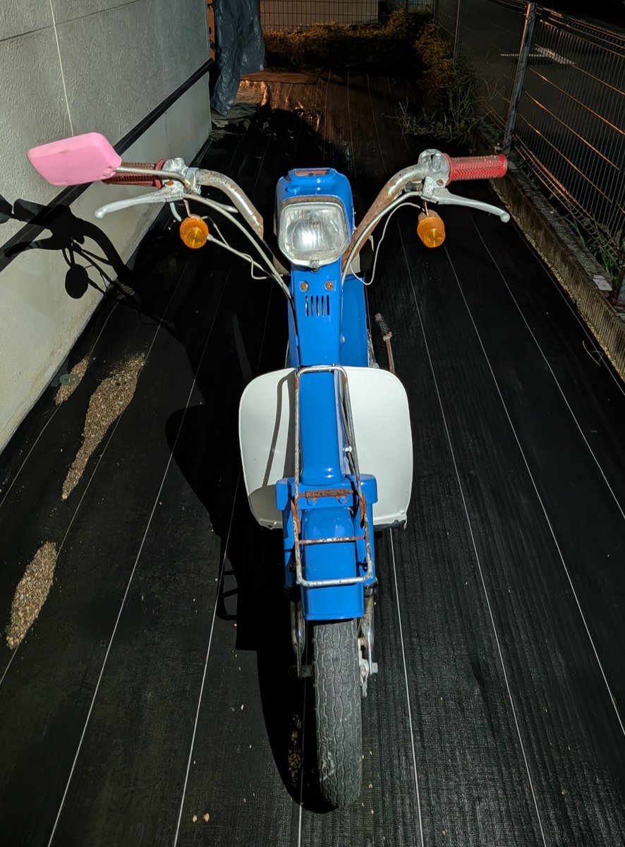 oMljaZwXGD81137's tweet photo. パッソルもってってくれないですか。

現状４万円
俺達知り合いやんけぇ割引アリ
お前誰やねん値引アリ

自家塗装水色
エンジン掛かる←今はガソリン抜いてます
リアウインカーナシ
シート破れナシ https://t.co/yEFDl1bFWW