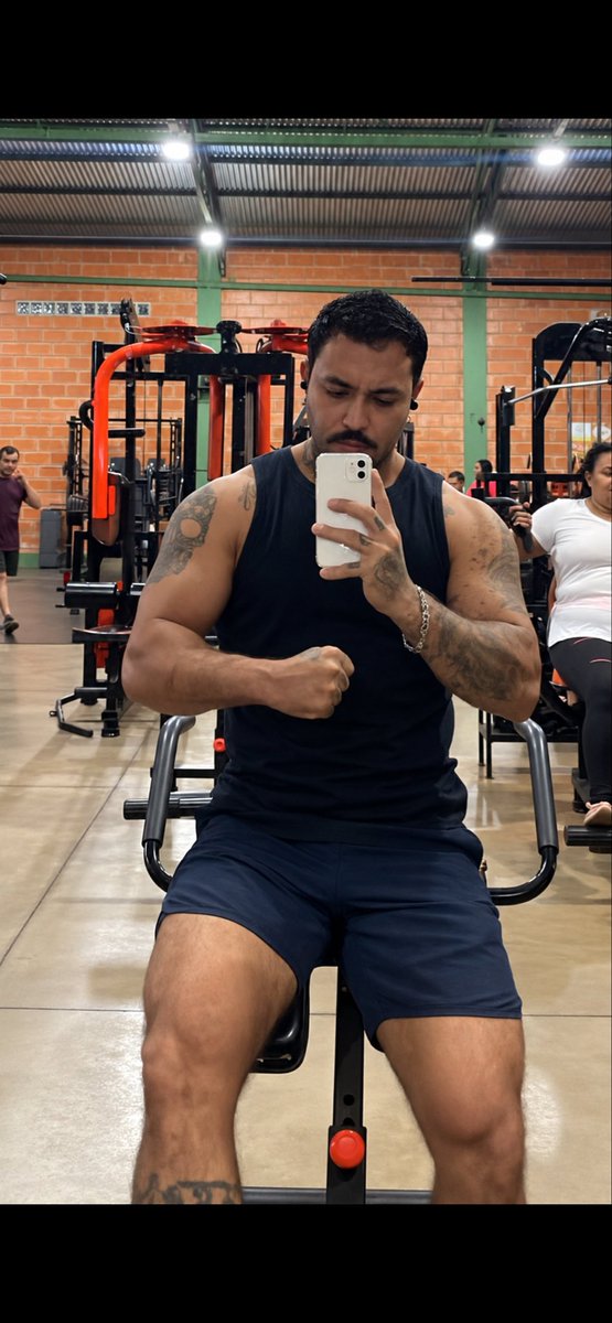 GabrielCrosara's tweet photo. Quem fez, fez! 
#gym 
#treino https://t.co/jqy3mqr060