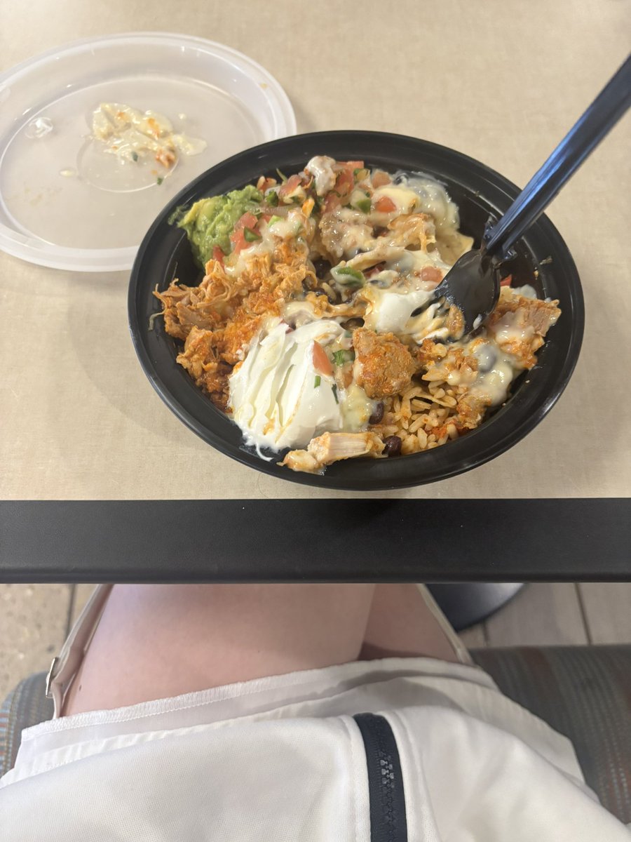 vivporeon's tweet photo. Sad I ate today but I needed it aka I have a 14 hour school day https://t.co/xPi0rdGJpb