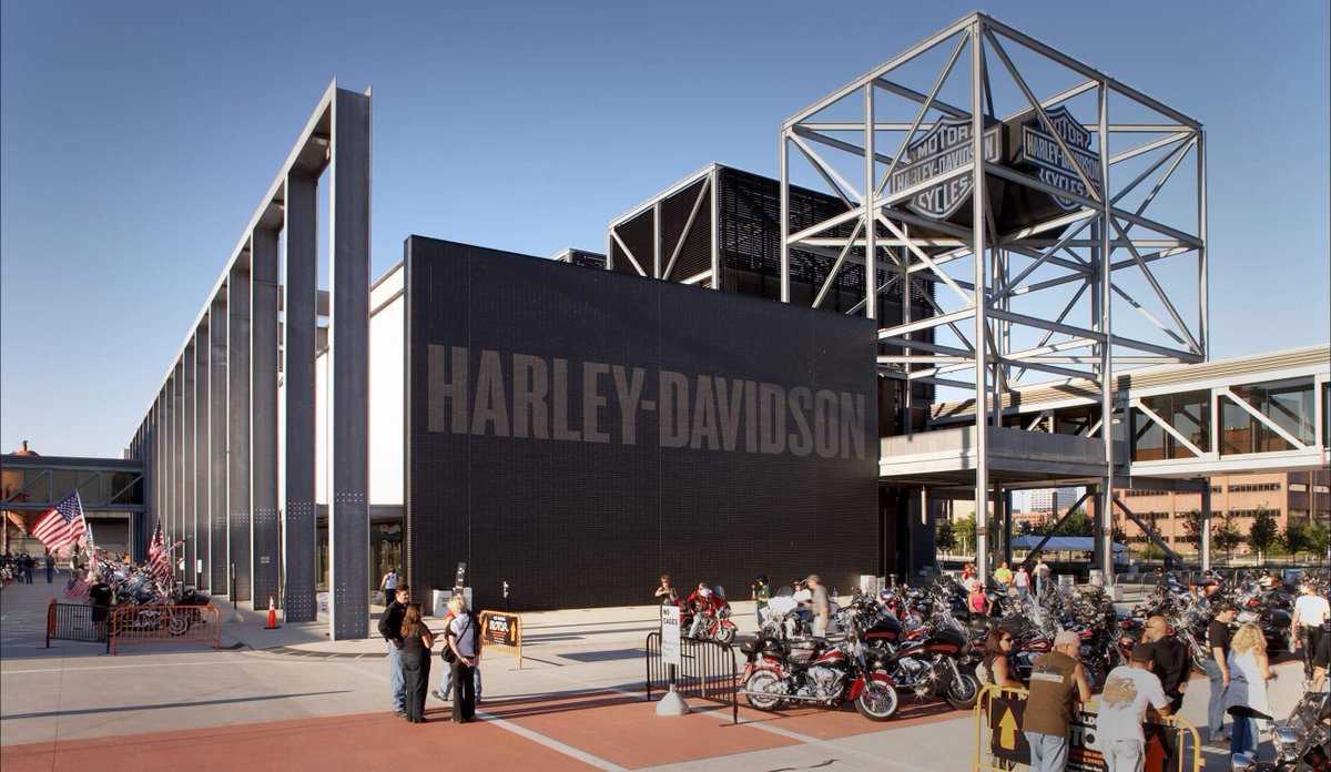 ExposeMKE's tweet photo. Milwaukee's Labor Day weekend, mapped out: 🏍️ RIDE Home at Harley-Davidson Museum, 🎨 Third Ward Art Festival, 🎉 Laborfest downtown. Free events, full schedule + parking tips here: https://t.co/5CBu2JfZqG

#LaborDayWeekend #MKE #HarleyDavidson #laborfest #mke https://t.co/1nBAMjNx2F