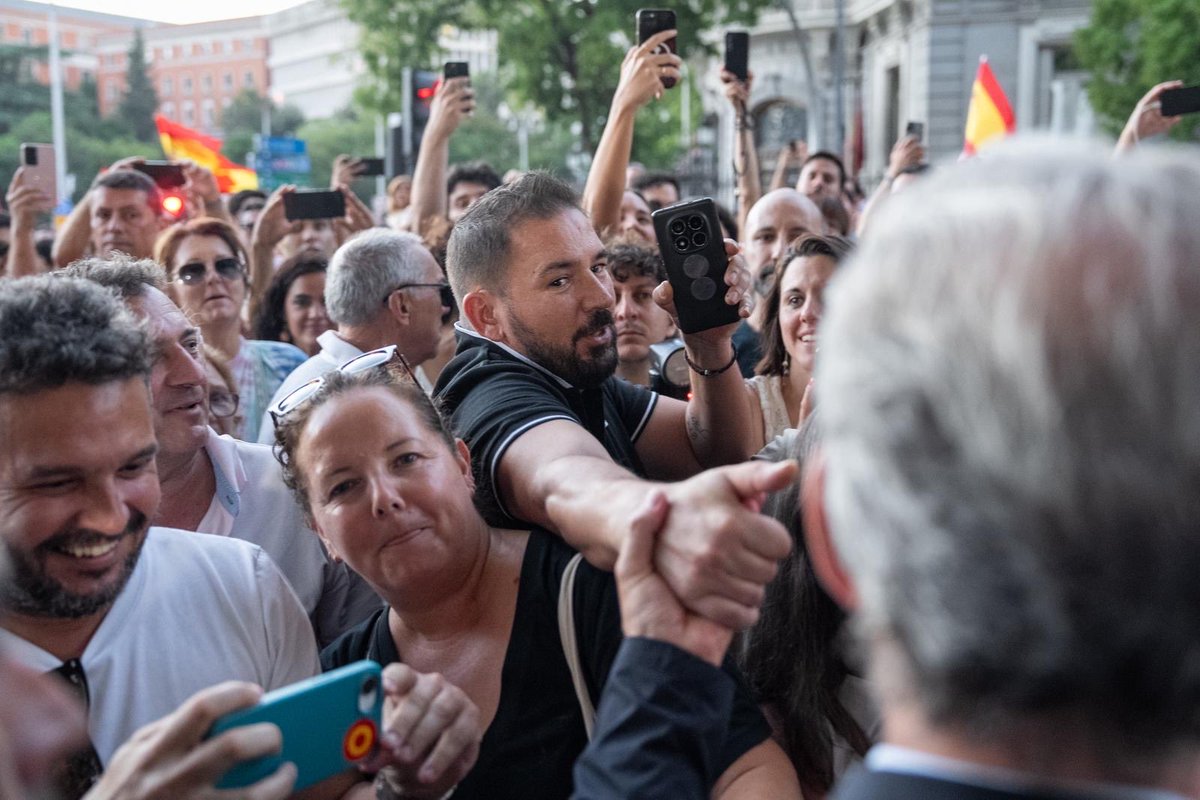 ppopular's tweet photo. El Gobierno pasará, la nación española continuará.

#CeutaNoEstáSola https://t.co/CQ8cCUnIyx