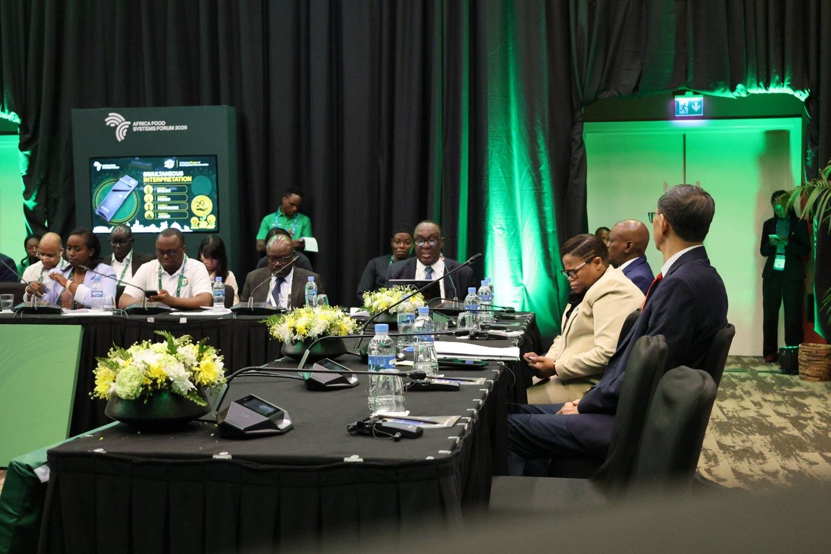 simeonehui's tweet photo. A technology sitting in a research station does not feed anyone.

On the sidelines of Day 1  at the #AFSF2026, my message was clear: Africa’s urgent gap is often not technology, but delivery.

The Big Bet is a permanent system that moves science → seed → commercial scale → farmers, when they need it.

 #Research #Africa