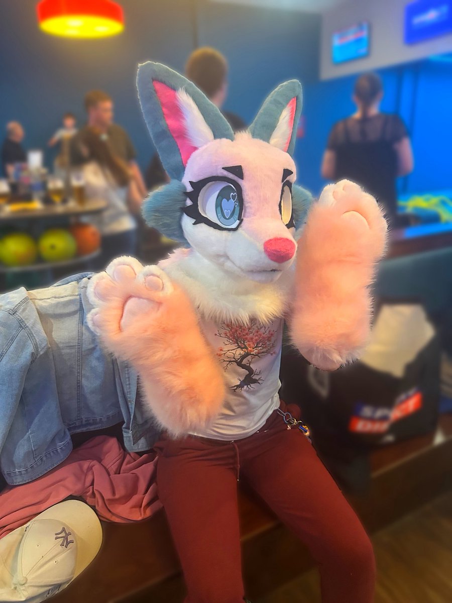 Lattedeers's tweet photo. BOWLINGGG HECK YA 
#furry #fursuit #fursona #bowling https://t.co/FaHPUYqVkA